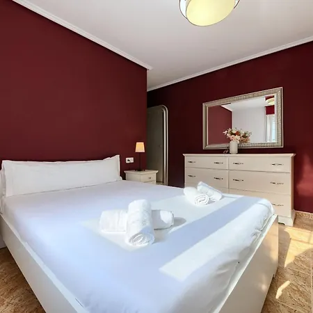 펜션 Con Piscina Privada En Playa De Sonabia 카스트로우르디알레스