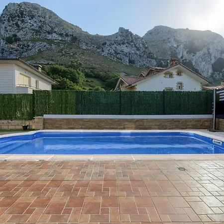 펜션 Con Piscina Privada En Playa De Sonabia 카스트로우르디알레스