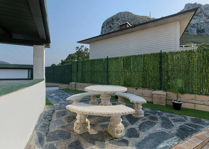 Con Piscina Privada En Playa De Sonabia Hébergement de vacances